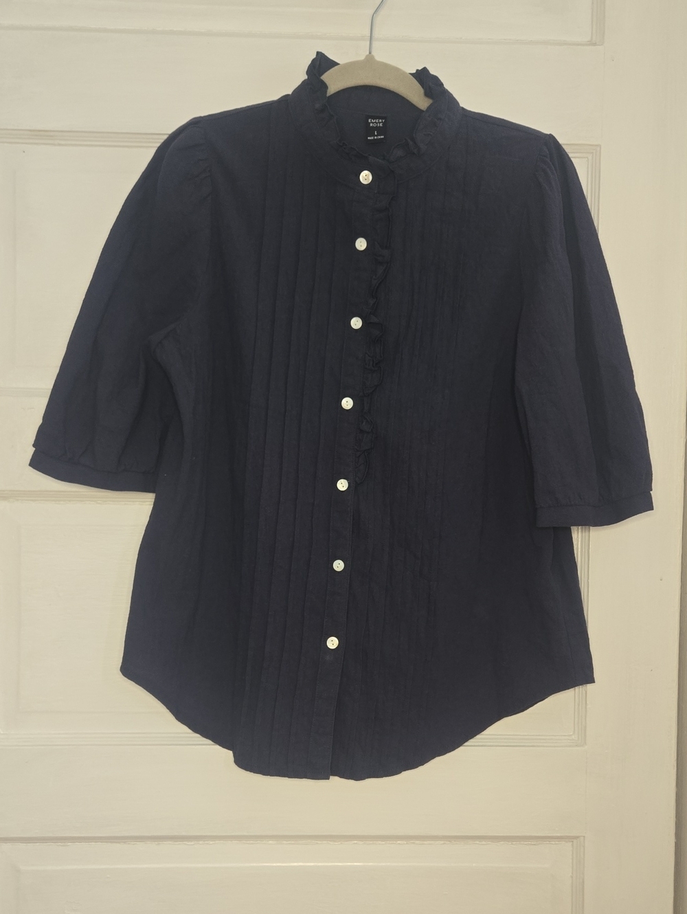 Emery Rose Pleated Ruffle Collar Top in Black_152